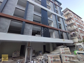 Siyavuşpaşada sıfır binadan kiralık dükkan 15 m2 wc.li