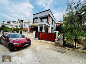 Seferihisar cumhuriyet mahallesin de satılık müstakil villa
