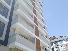 BAÇELİEVLER DEVLET HASTANEİ ARKASI YENİ BİNA KAPALI OTOPARKLI