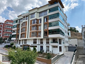 EMLAKZADE DEN 4+1 OSMAN TAN CADDESİNDE ORMAN MANZARALI ACİL SATILIK DUBLEKS