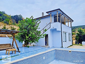 SEVDİ ÇAVUŞOĞLUndan **6800m2 Arsa İçerisinde** Satılık Villa