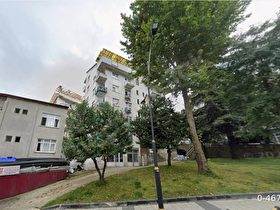 Cadde üzerinde yanında market olan deniz manzaralı 2+1 kiralık daire