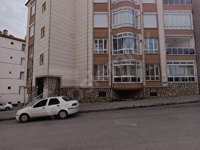 Emlaknomiden Mahmudiyede Satılık 3+1 Ara Kat Daire (160m² Brüt) Bireysel Garaj+Kiler