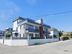 REMAX MAVİ YAZLIKTA 4+1 GENİŞ BAHÇELİ VE TERASLI SATILIK VİLLA