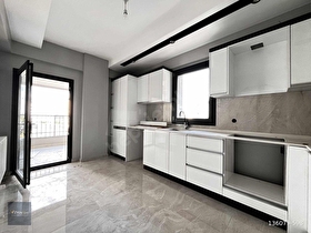 DÜŞÜK KATLI 3+1 EBEVEYN BANYOLU HARİKA KONUMLU SIFIR DAİRE
