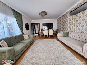 ESRA AKKAYADAN 2000 EVLER DE SİTE İÇERİSİNDE KAPALI MUTFAK SATILIK TEMİZ 3+1 DAİRE