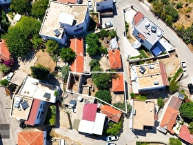 Gündoğan Tadilatlık 2 Adet Taş Ev ve Arsası