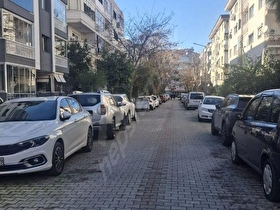 Karşıyaka Bahriye Üçok Yakını Wc li  Kiralık Dükkan