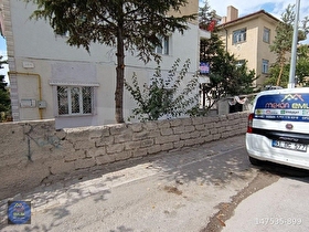 MEKAN GAYRIMENKULDEN HASAN ŞAHAN MAHALLESİNDE 3  KATLININ 2. KATINDA 3+1 DAİREE