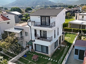 Urla İçmeler Mahallesinde Satılık 4+1 Müstakil Villa