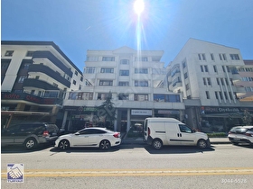 Yıldızevlerde Cadde Üzeri, Teraslı 4+1 Ofis