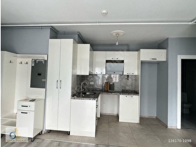 TORİUM METROBÜS HATTINDA YAŞAM SİTE İÇİNDE  GENİŞ  KÖŞE 1+1 SATILIK DAİRE