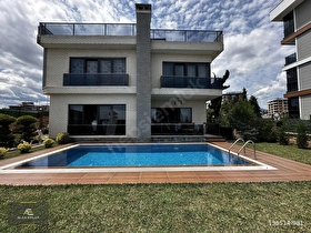 ALAN EMLAK; 617 m2 Arsa İç. Havuzlu, Teraslı, Yüksek Duvarla Ç.
