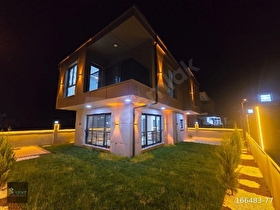 TEKİRDAĞ YENİÇİFTLİK DE MERKEZİ KONUMDA ULTRA LÜX SATILIK VİLLA