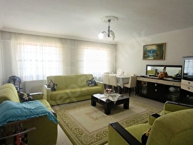 ÇÖMLEKÇİ MAH.CADDE ÜZERİNDE SATILIK 170M2 İÇİ FULL YAPILI 3+1 DAİRE