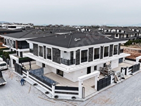 DİDİM EFELERDE HAVUZLU-OTOPARKLI SATILIK LÜKS VİLLA