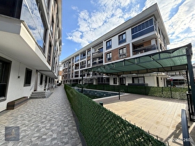 ▀YETKİLİ GÜÇTEN AKÇAYDA YÜZME HAVUZLU K.OTOPARKLI LÜX 1+1 DAİRE
