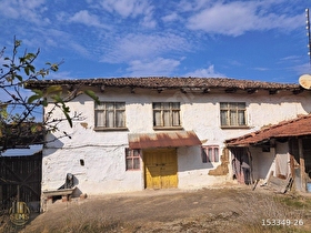 SUBAŞI MAHALLESİNDE 2 KATLI EV BAHÇE MERKEZE 5 DAKİKA