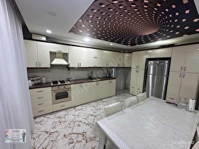 ÇARŞIYA ÇOK YAKIN SATILIK 3+1 DAİRE 175 M2