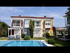 Alaçatı Hacımemiş’de Havuzlu butik sitede 2 + 1