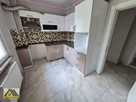 TARİHİ EV YANI 2+1 70M2 6 YILLIK-AYRI MUTFAK-İSKANLI-YÜKSEK GİRŞ