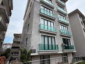 ÖZYUVAM MEVKİSİNDE DENİZE YAKIN EŞYALI SATILIK 1+1 DAİRE
