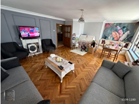 EMEK DE SATILIK DUBLEKS KONUT 5+1 DEN 3+1 E DÖNÜŞTÜRÜLMÜŞ ÇİFT BANYO ÇAMAŞIR ODASI 130 m2