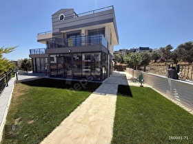 Pelitköy sahilin de plaja 150 metre forleks villa