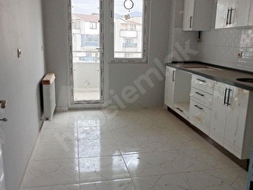 KÜÇÜKTEN  PERŞEMBE PAZARINA CEPHE SATILIK 4+1DUBLEKS