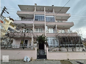 Ana Caddeye Yakın | Pazar Sokağında | Giriş Kat Eşyalı 1+1 Daire