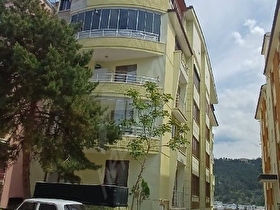 KARLIKAYA EMLAK TAN KÜMBETTEPE DE MANZARALI GÜZEL KONUMDA 2+1 SATILIK DAİRE