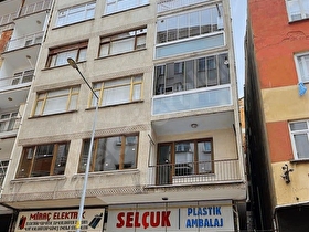 REKSAdan MERKEZE YÜRÜME MESAFESİNDE 2 ADET SATILIK KARGAS EV