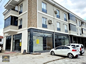 ADAPAZARI MERKEZDE KİRALIK 640 m² GENİŞ KULLANIMLI KÖŞE DÜKKAN
