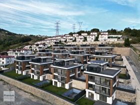SERDİVAN ESENTEDE GÖL MANZARALI VİLLA
