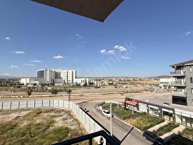 Hastane Yanı Sıfır Lüx 1+1 Ara Kat Balkonlu Satılık Daire
