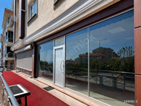 CADDE CEPHELİ FERAH VE GENİŞ KULLANIMLI KİRALIK DÜKKAN