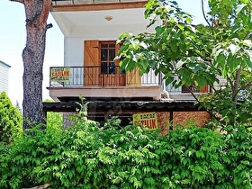 Ayvalık Çamlıkda 220 m2 bahçe içinde 80m2 kullanımlı 3+1müstakil villa