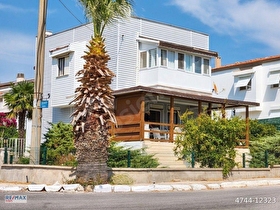 ÇEŞME GERMİYAN MAH SİTEDE 3+1 ÖZEL PLAJLI