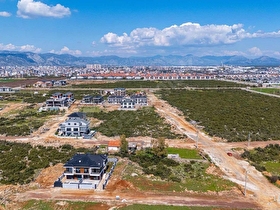 DÖŞEMEALTI ALTINKALEDE 550 M2 SATILIK VİLLA ARSASI