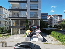 SAĞLAM EMLAKTAN CADDEDE İŞLEK BÖLGEDE KİRALIK 450 m2 DÜKKAN