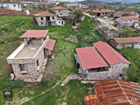 KAZDAĞLARI ETEKLERİNDE SATILIK MÜSTAKİL VE 2TAŞ EV 1109M2 ARSASI