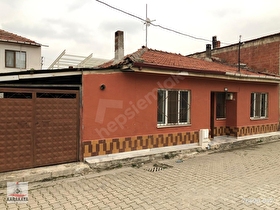 İZNİK YENİ MAHALLEDE TEKKATLI MÜSTAKİL EV VE ARSASI SATILIKTIR.