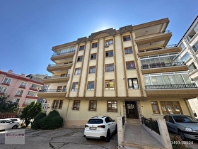 ÇÖLOĞLUNDAN CEVİZLİDERE CAD YANI KATTA ÖN KÖŞE BAŞI GENİŞ BALKON
