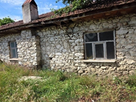 SATILIK BAHÇELİ MÜSTAKİL ESKİ KÖY EVİ