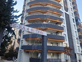 DK-4 SİTESİNDE 1.KAT DAİRE UYGUN FİYATA