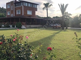 Müstakil havuzlu triblex villa
