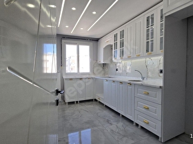 TURGUT OZAL BLV VE METROYA YAKIN 3+1+Ç.BANYOLU FULL YAPILI CAZİP