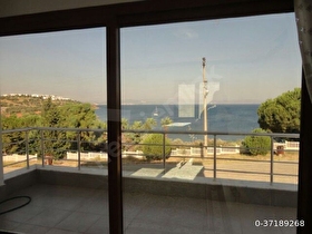 ÇANDARLI EYKO SİTESİNDE DENİZ KENARI MANZARALI 1. KAT KİRALIK EŞYALI DAİRE