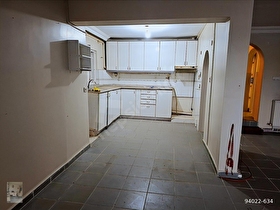 BAYRAMOĞLUNDA ERİKLİ YALI DA SATILIK BAHÇE KATI DAİRE
