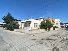 MURAT EMLAKTAN ESKİ ÖMERLİ MAH 320 METRE KARE ARSA İÇERSİNDE TEK KATLI SATILIK MÜSTAKİL EV.